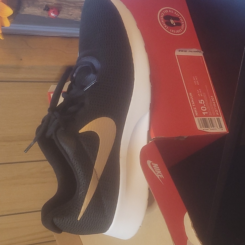 Womans sneakers